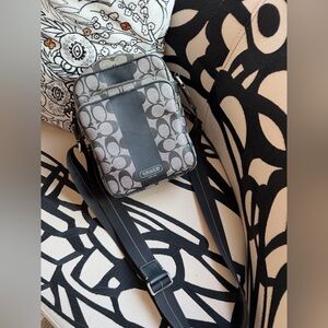 Coach Signature Canvas Flight Bag Crossbody Black F16967